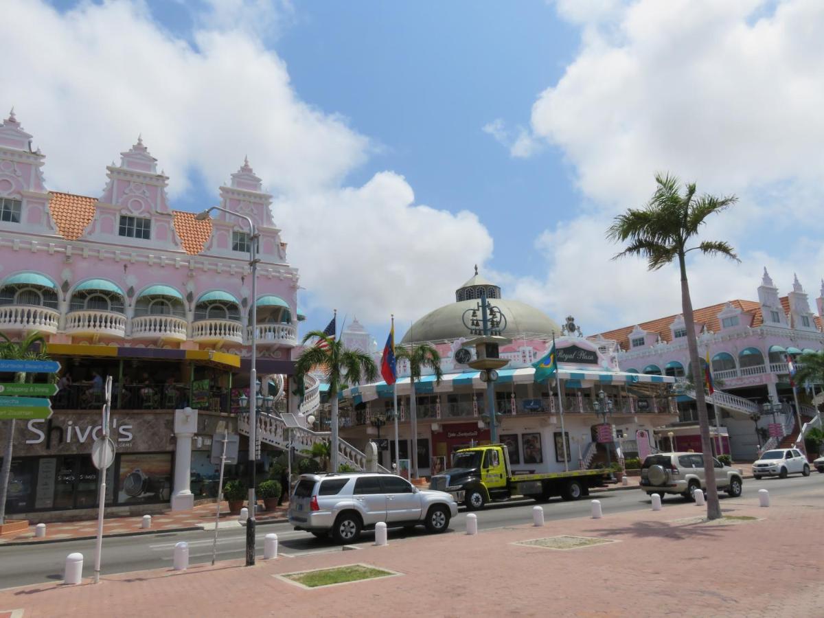 Palmita Hotel Hostel Oranjestad Bagian luar foto