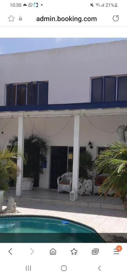 Palmita Hotel Hostel Oranjestad Bagian luar foto