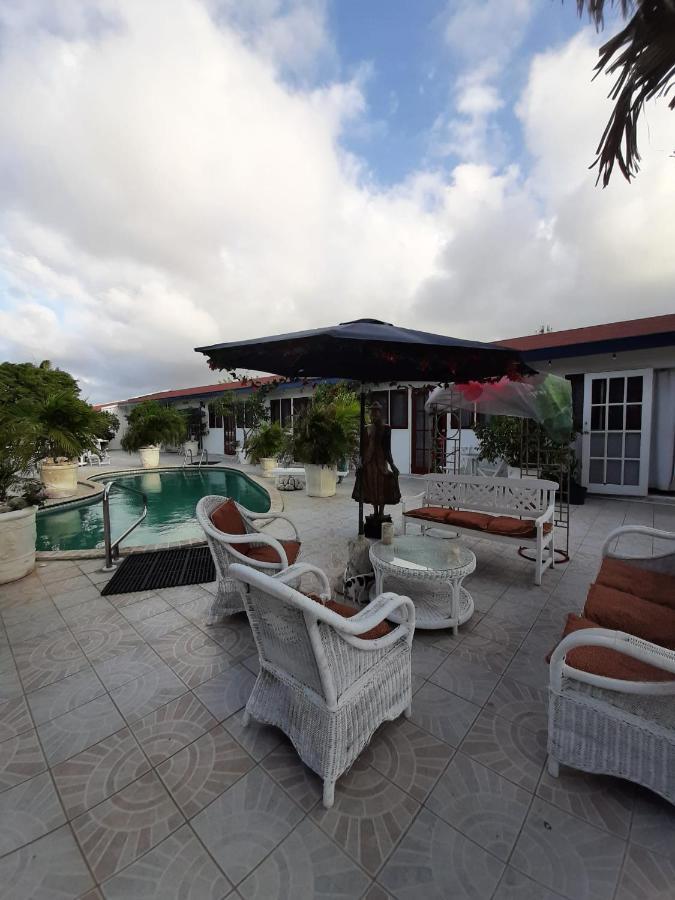 Palmita Hotel Hostel Oranjestad Bagian luar foto
